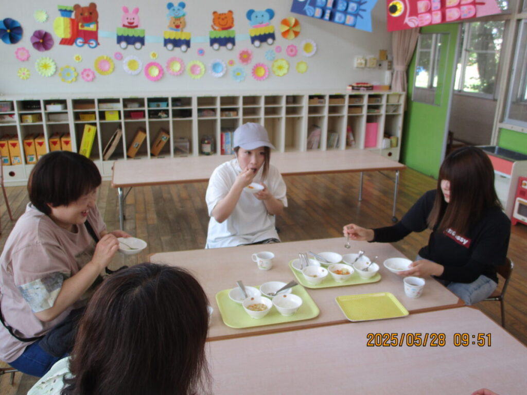 12.給食参観（0・1歳児）