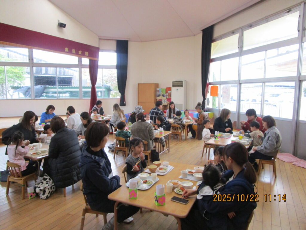 42.保育参観・給食試食会（3歳）
